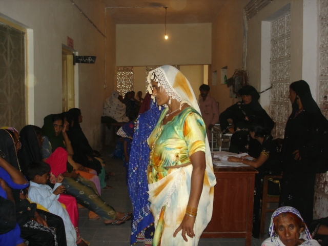 Clients waiting for Minilap operation at RHC Darro Thatta -  March 2009